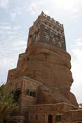 Zn�m� 'kamenn� pal�c' Dar al-Hajar ve Wadi (�dol�) Dhahr. Jemen.