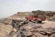 Sk�la nad  Wadi Dhahr. Jemen.