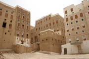 M�sto Shibam naz�van� Manhattanem pou�t�. Ve�ker� zdej�� domy jsou hlin�n� mrakodrapy. Oblast Wadi Hadramawt. Jemen.