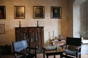 P�vodn� n�bytek, hrad Karl�tejn. �esk� republika.