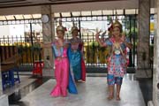 Chr�m Erawan (San Phra Phrom), tane�n� p�edstaven� v�m zajist� �t�st�, spokojenost, �sp�ch �i l�sku, Bangkok. Thajsko.
