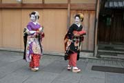 M�stn� �eny oble�en� a nal��en� jako gej�i, Kj�to. Japonsko.