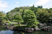 Zahrada Koko-en ve m�st� Himeji. P�kn� p��klad typick� japonsk� zahrady. Japonsko.