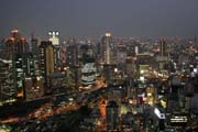 Podve�ern� m�sto Osaka. Japonsko.
