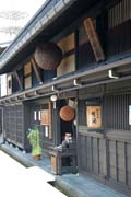 M�sto Takayama je tak� zn�m� sv�mi vyrobnami sak�. Japonsko.