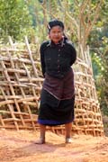 �ena z kmene Eng (n�kdy naz�van� t� Ann �i black teeth people), okol� m�sta Kengtung. Myanmar (Barma).