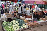 Hlavn� trh ve m�st� Kengtung. Myanmar (Barma).
