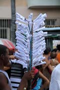 Prodejce o��k� na karnevalu, Santiago de Cuba. Kuba.