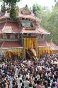 Thaipooya Mahotsavam Festival. Chr�m Sree Maheswara Temple v Koorkancheri ve m�st� Thrissur, Kerala. Indie.